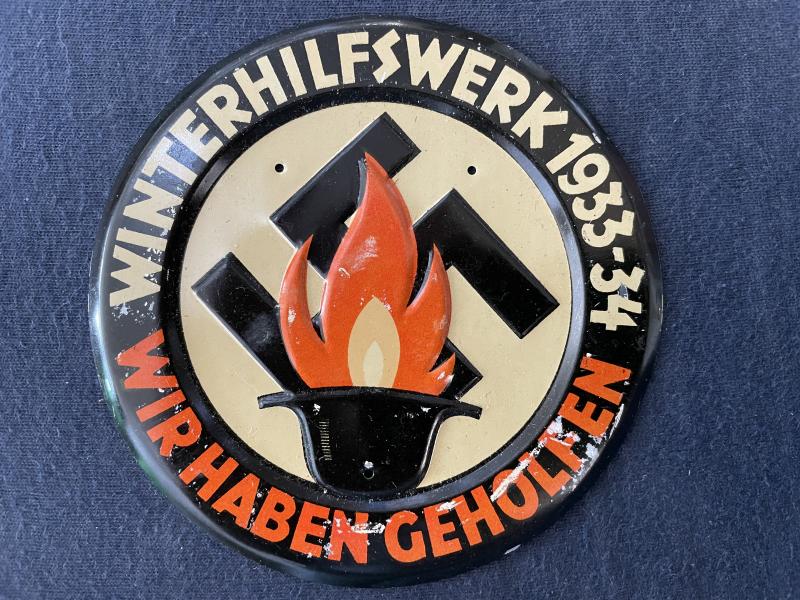 Winterhilfswerk 1933-34 Wir haben geholfen door badge.