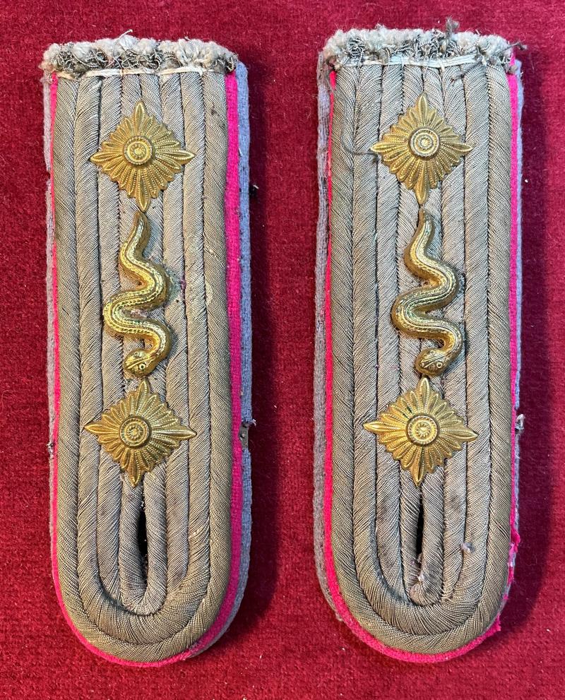 3rd Reich shoulder boards Vetinär Artz Feldwebel