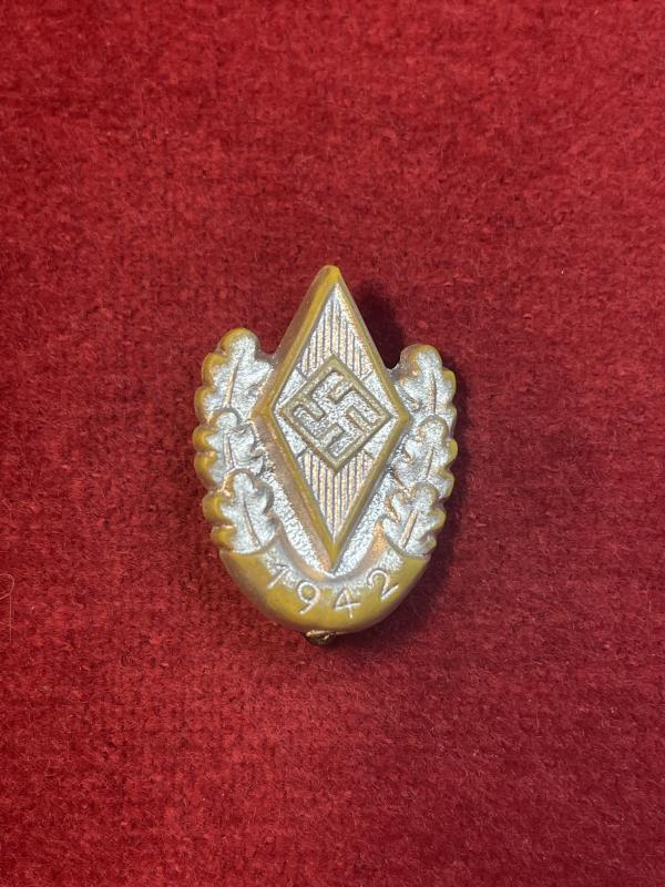 3rd Reich HJ Sieger abzeichen 1942