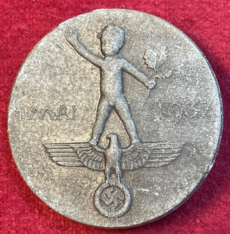 3rd Reich DAF Tag der Arbeit 1937 abzeichen