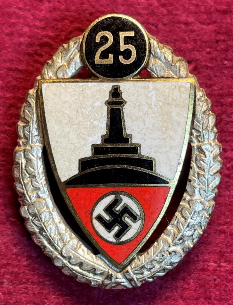 3rd Reich DRKB Silberne Ehrennadel für 25 jährige Mitgliedschaft 2. Form