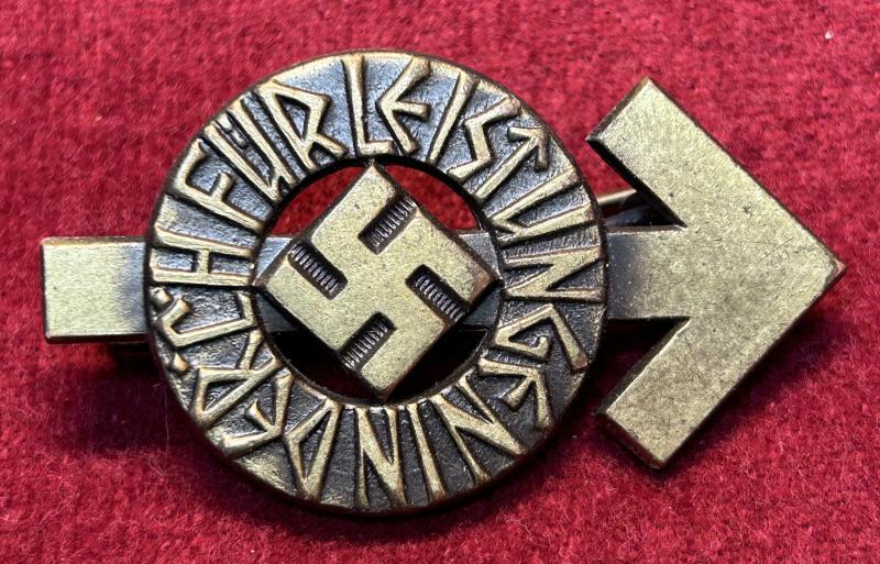 3rd Reich HJ Leistungsabzeichen M1/36