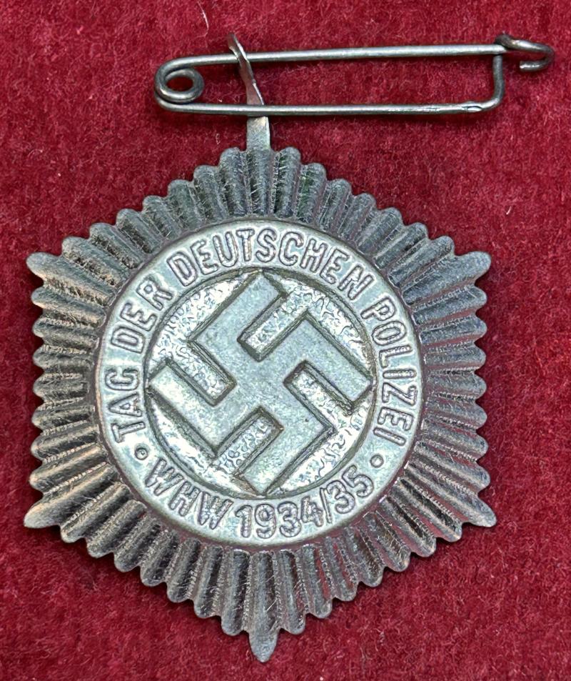 3rd Reich WhW Tag der Polizei 1934/35 abzeichen