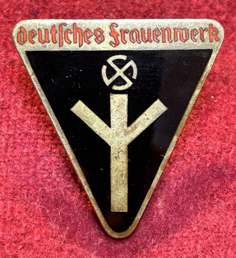3rd Reich Deutsches Frauenwerk M1/92