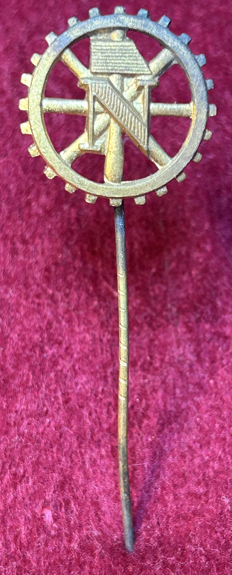 3rd Reich TeNo Goldene Nothelfernadel