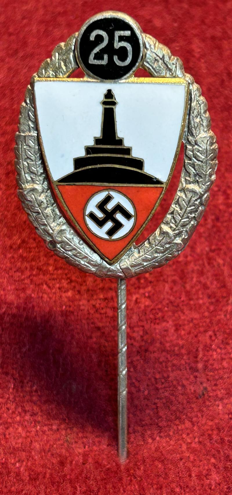 3rd Reich DRKB Silberne Ehrennadel für 25 jährige Mitgliedschaft 2. Form