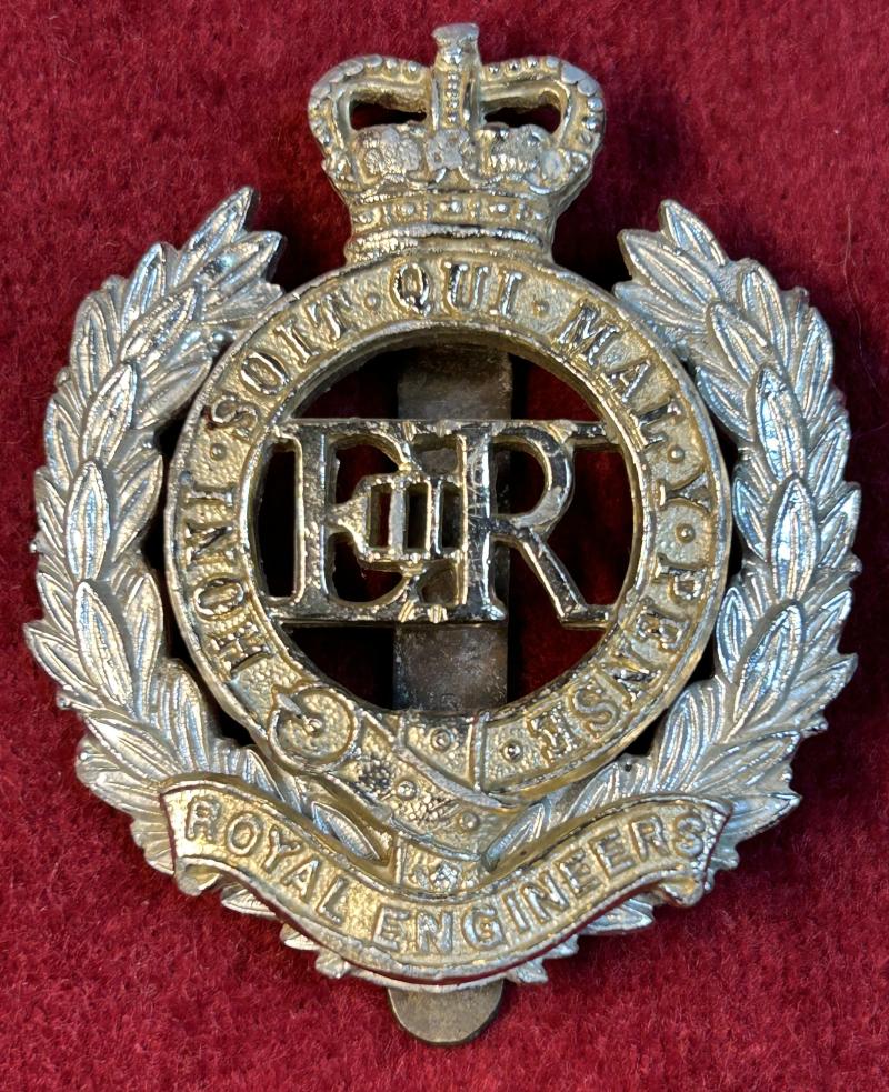 UK British Corps Royal Engineers.cap badge (Elizabeth II)