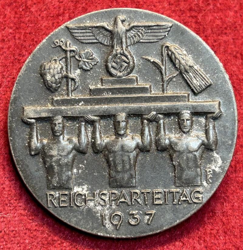 3rd Reich NSDAP Reichsparteitag 1937 abzeichen