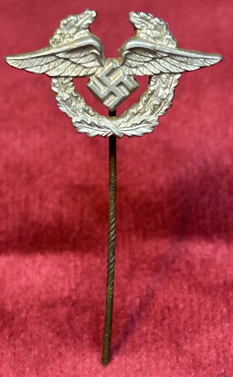3rd Reich Mitgliedsabzeichen für Angestellte und Arbeiter der deutschen Wehrmacht Luftwaffe 2. form