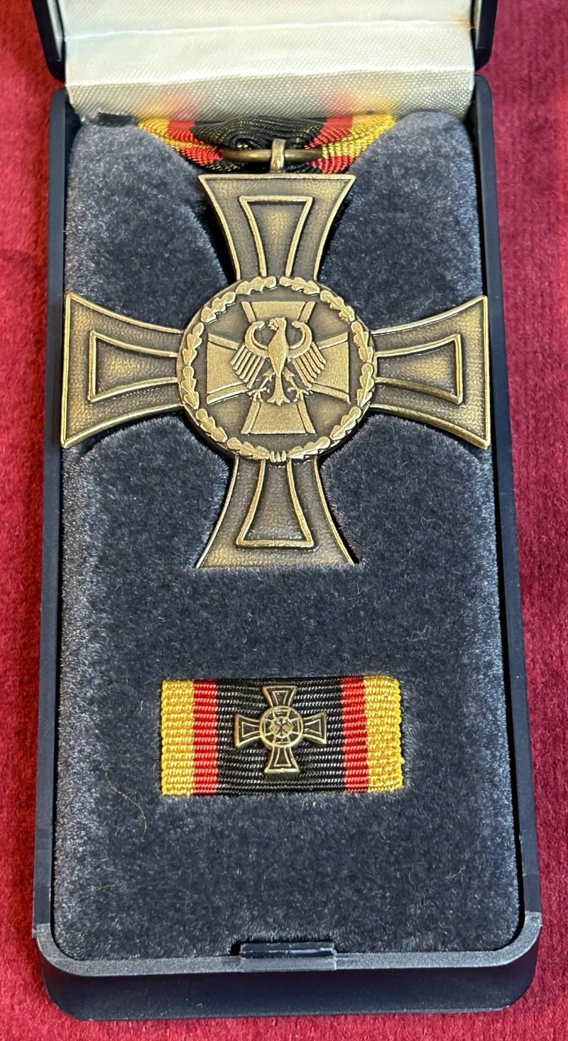 BRD Ehrenkreuz der Bundeswehr in Bronze im Etui (2. Modell)