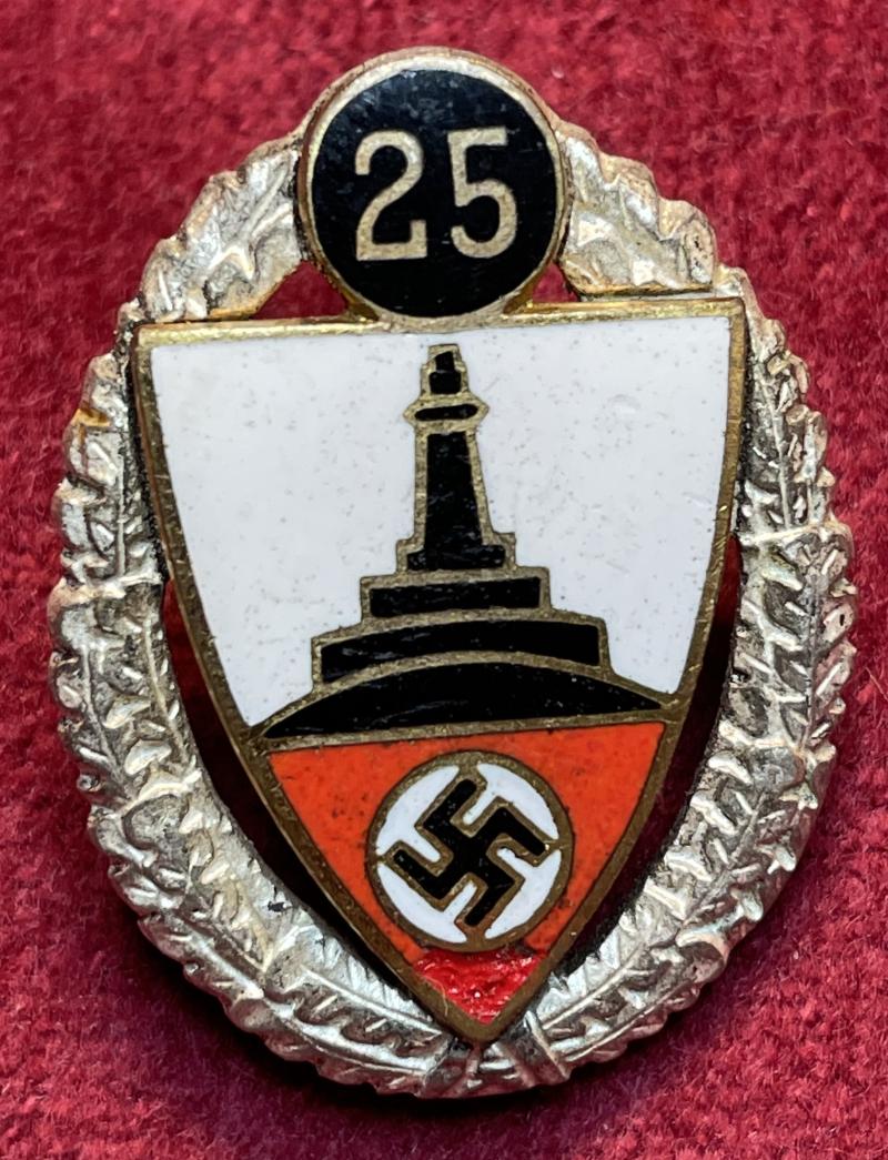 3rd Reich DRKB Silberne Ehrennadel für 25 jährige Mitgliedschaft 2. Form