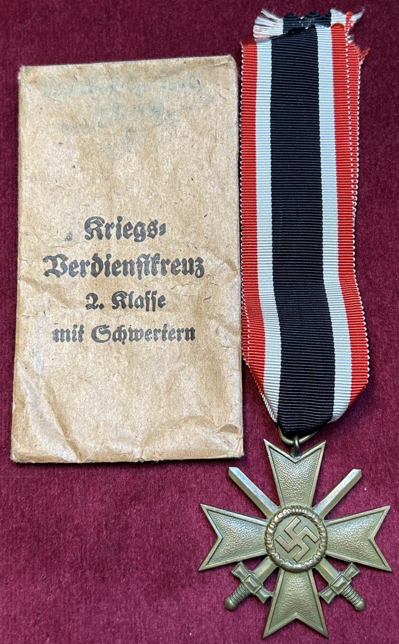 3rd Reich Kriegsverdienstkreuz mit Schwertern 2. Klasse, 1939 (31) und Tüte