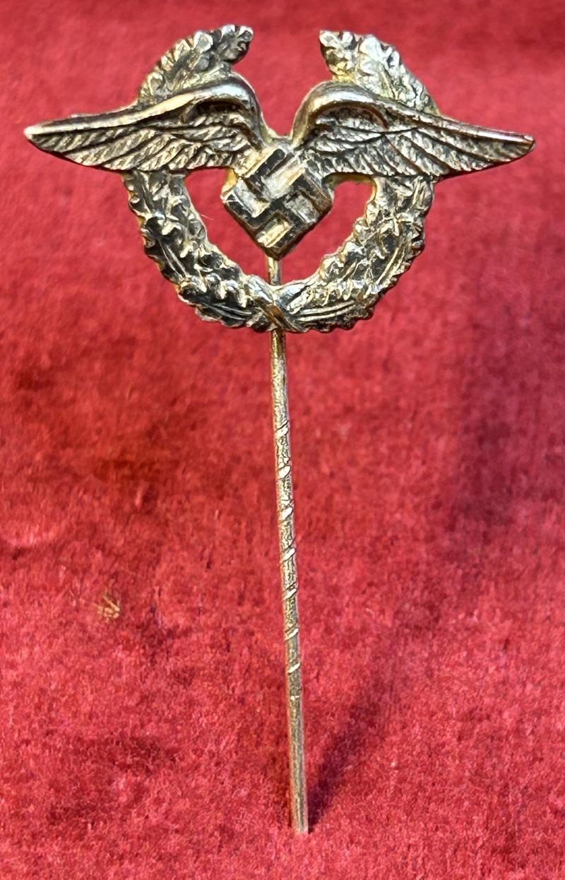 3rd Reich Mitgliedsabzeichen für Angestellte und Arbeiter der deutschen Wehrmacht Luftwaffe 2. form