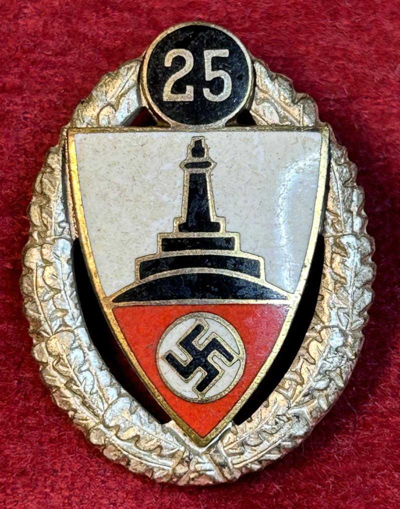 3rd Reich DRKB Silberne Ehrennadel für 25 jährige Mitgliedschaft 2. Form