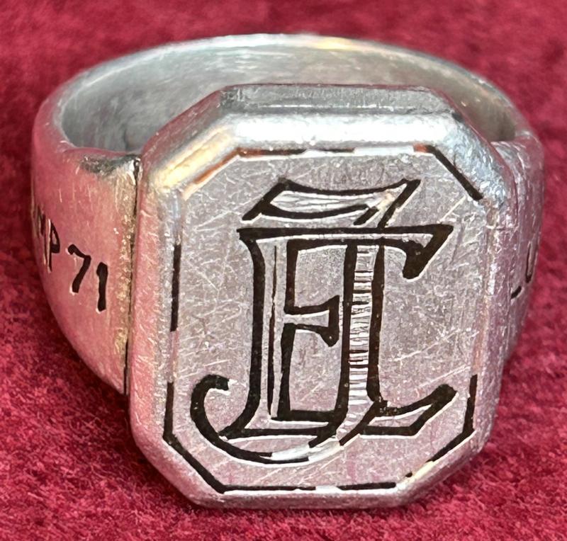 Ein Fingerring von einem NSDAP Kriegsgefangene der Internierungslager 71