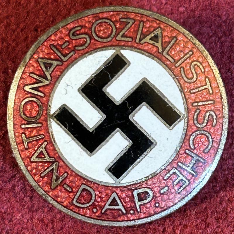 3rd Reich NSDAP Parteiabzeichen (Karl Hensler)