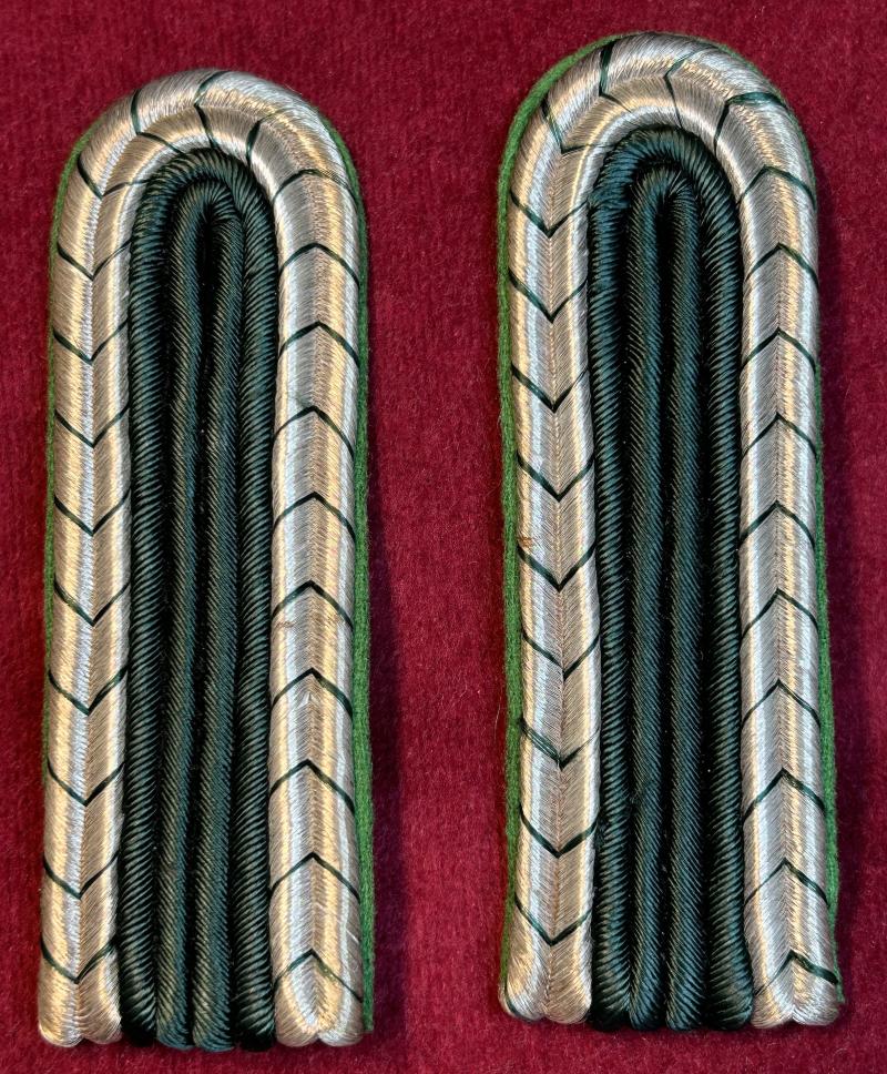 3rd Reich Schutzpolizei Schulterklappen für ein Justiz wachtmeister