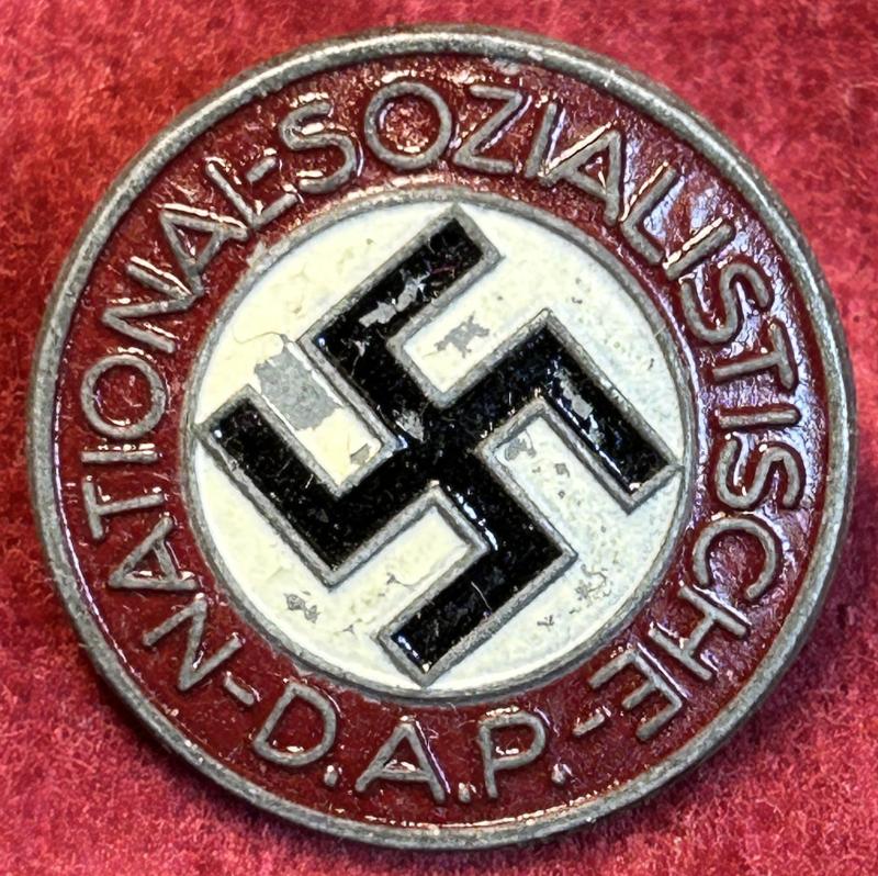 3rd Reich NSDAP Lackierte Parteiabzeichen (Hermann Aurich)