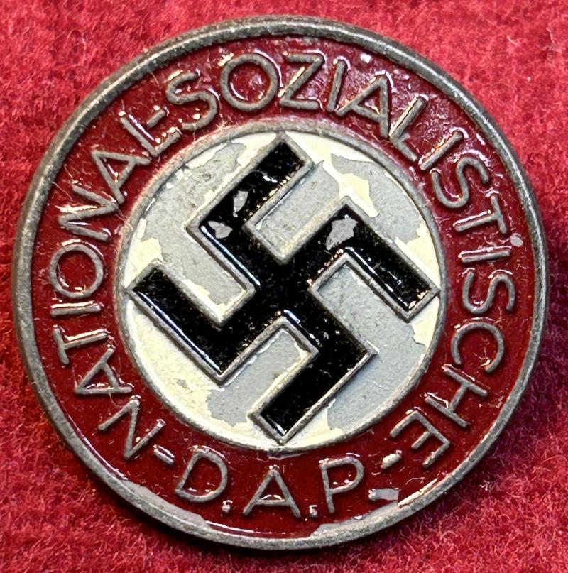 3rd Reich NSDAP Lackierte Parteiabzeichen (Hermann Aurich)